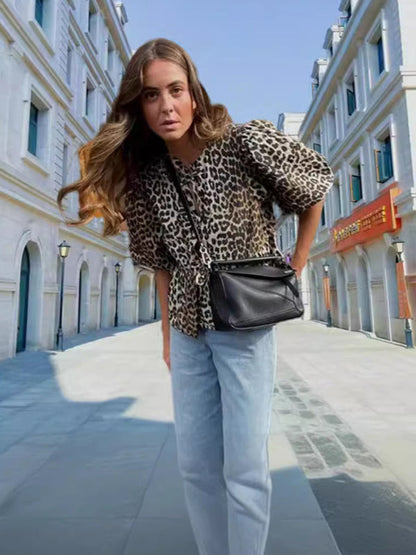 Fashionable leopard print shirt with lace-up and puff sleeves