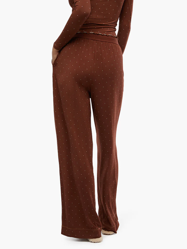 New fashionable casual long-sleeved trousers that can be worn as home suits