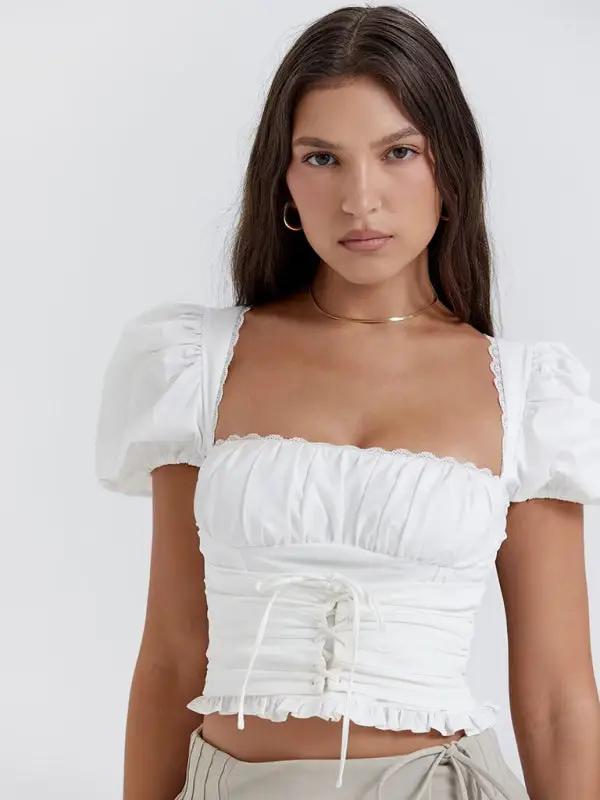 Model wearing French retro square neck lace puff sleeve shirt