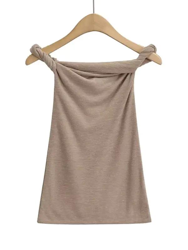 Brown twisting one-line collar slim T-shirt on hanger
