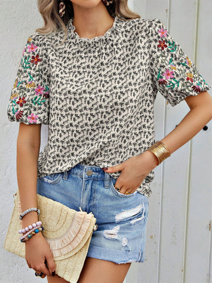 New Embroidered Printed Buckled Wave High Neck Short Colorblock Top