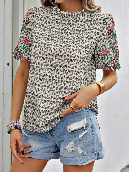 New Embroidered Printed Buckled Wave High Neck Short Colorblock Top