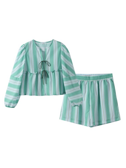 New Striped Lace-up Lantern Sleeve Shorts Set