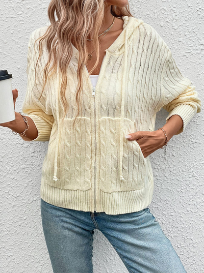 Neuer einfacher Strickjackenpullover mit Kapuze und Zopfmuster in Volltonfarbe 