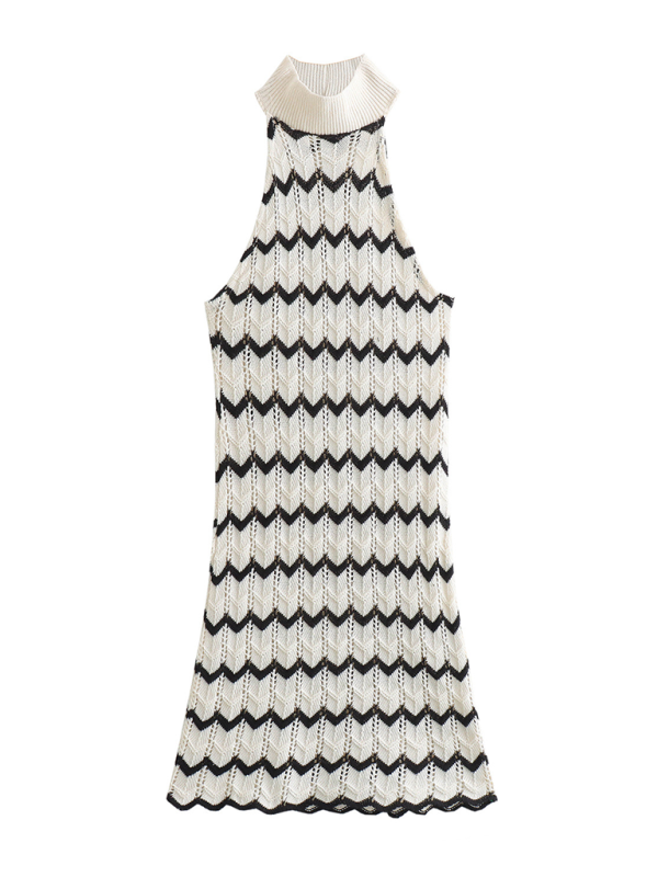 Modisches gestreiftes Strickkleid