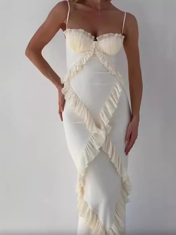 Plissiertes Rüschen-Hosenträgerkleid mit Schlitzen 