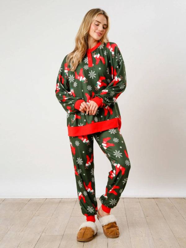 Green Christmas print two-piece set with stockings and snowflakes