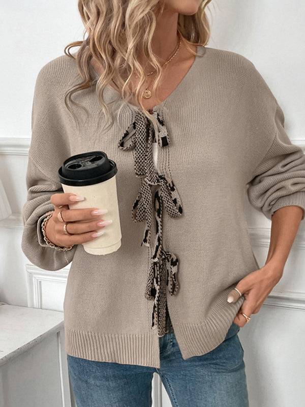 Casual look with bow tie cardigan and coffee cup