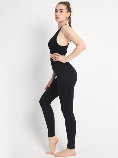 Black seamless dotted sports suit with racerback bra