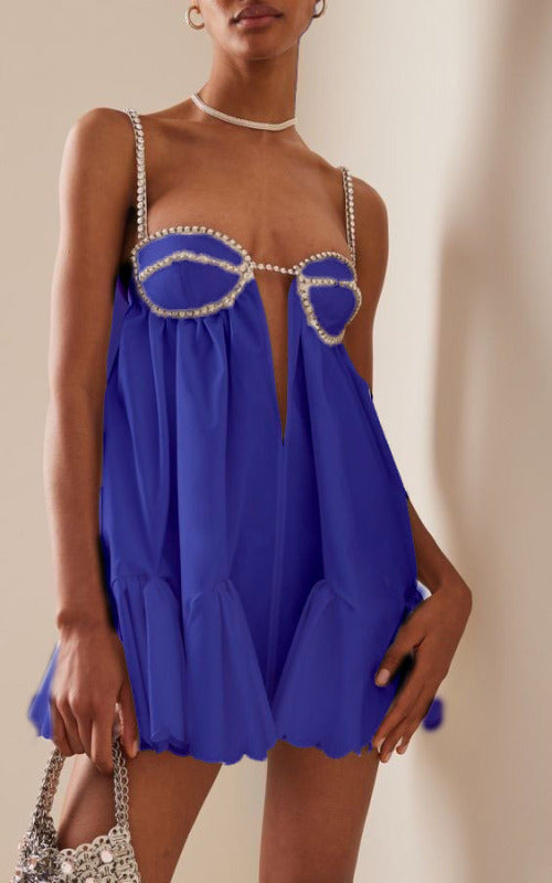 Robe à bretelles et bandes losanges avec grande robe plissée évasée