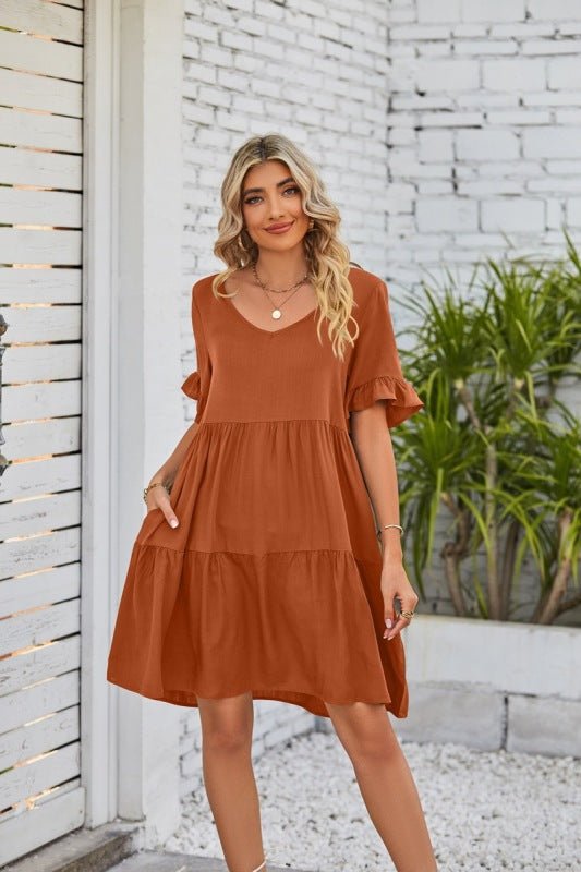 Lässiges, dreilagiges, plissiertes Sommerkleid mit V-Ausschnitt und Babydoll 