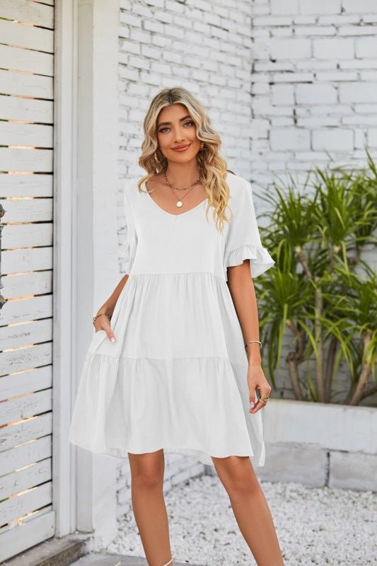 Lässiges, dreilagiges, plissiertes Sommerkleid mit V-Ausschnitt und Babydoll 