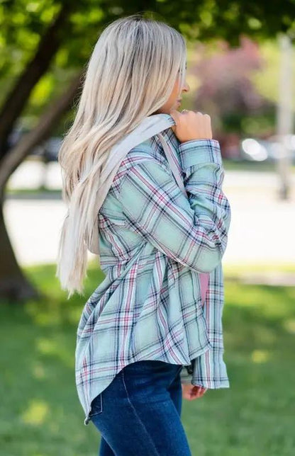 Veste chemise décontractée boutonnée à capuche pour femme 