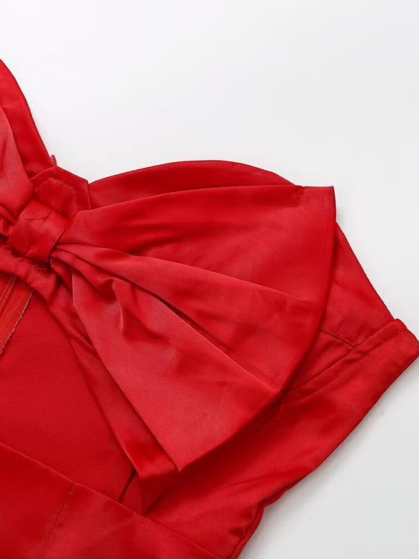 Modisches und sexy, schmal geschnittenes Röhrenkleid mit roter Schleife 